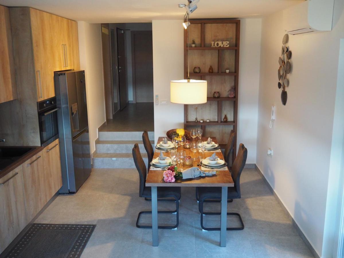Apartment Rose Garden Sveti Filip i Jakov Ngoại thất bức ảnh