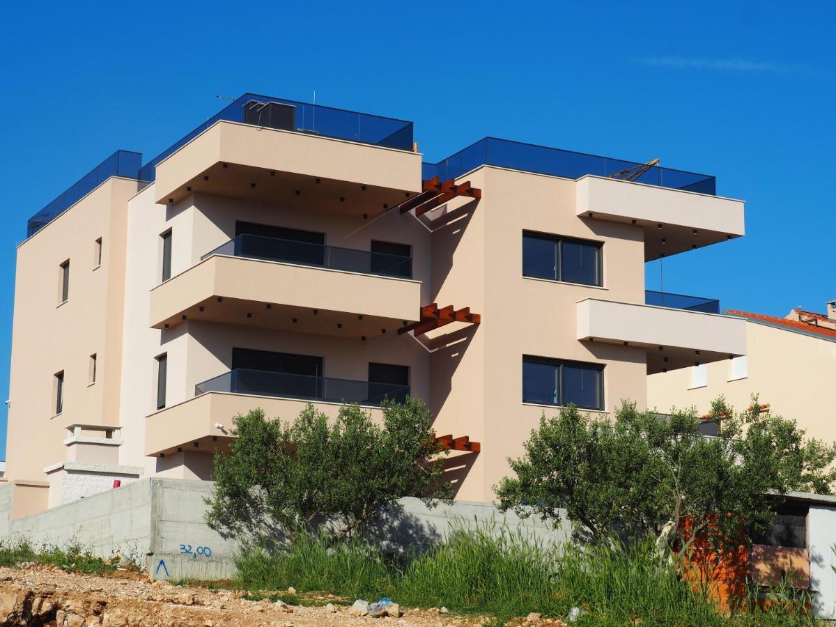 Apartment Rose Garden Sveti Filip i Jakov Ngoại thất bức ảnh